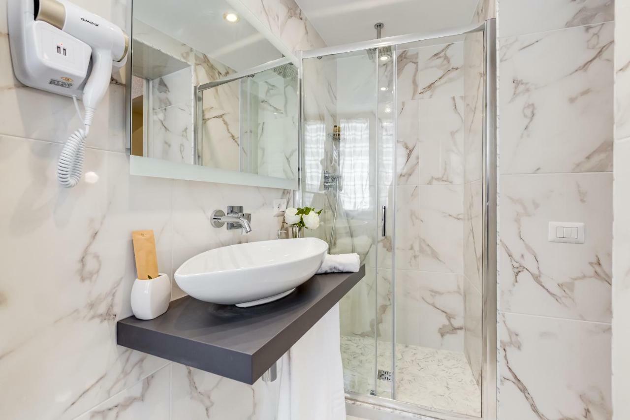 Trevi Private Suites By Premium Suites Collection Rome Exterior photo