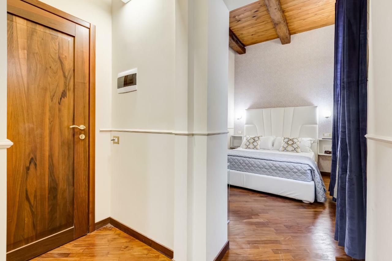 Trevi Private Suites By Premium Suites Collection Rome Exterior photo